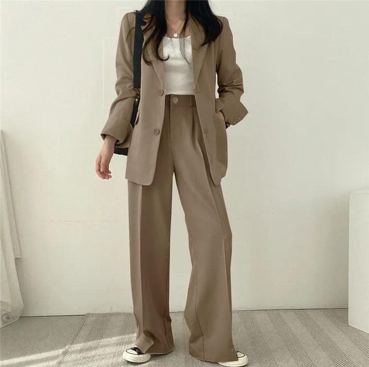 Women's Suit - Oversized Blazer & High-Waisted Trousers - Tailored Fit - Smart Casual