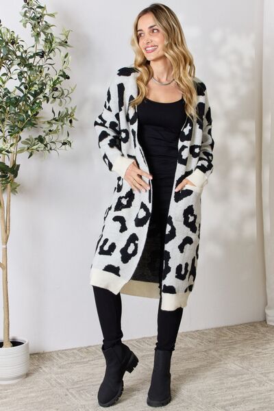 Women's long knitted cardigan with leopard print