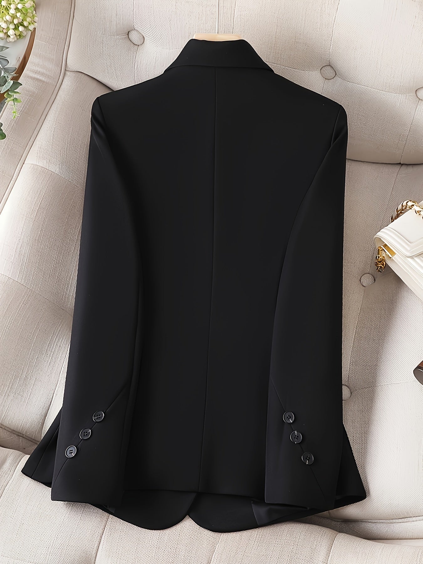Classic tailored single-button blazer for women