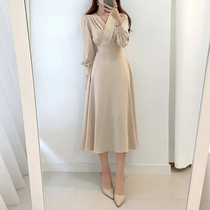 Women's Dress - V-Neck Wrap Style - Long Sleeve - Cinched Waist Flowing Skirt