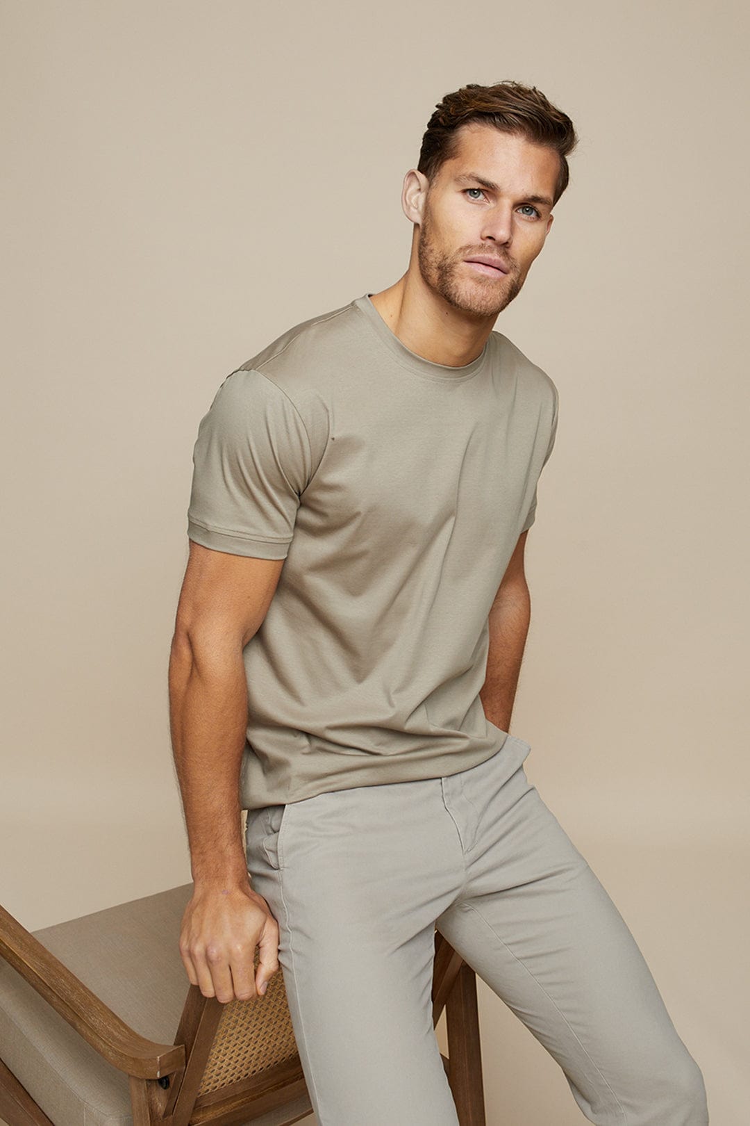 Men’s Crew Neck T-Shirt - Soft Cotton Blend - Relaxed Fit - Short Sleeve Casual Wear