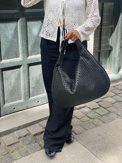 Women’s Tote Bag – Structured Silhouette – Minimalist Daily Carry
