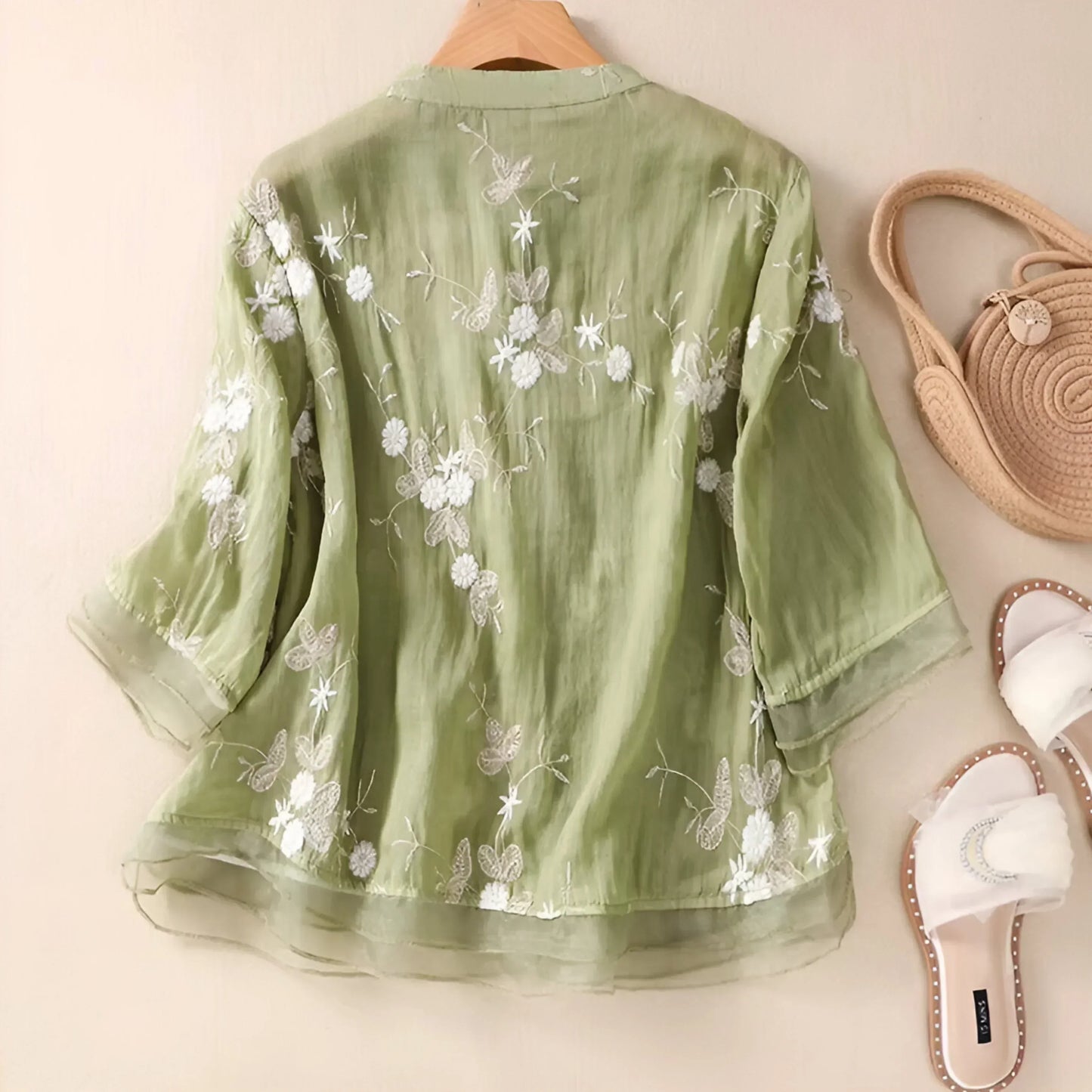 Women’s Blouse – Breathable material – Relaxed Fit – Embroidered – Button-Down – 3/4 Sleeve