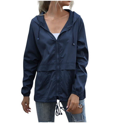Lightweight hooded windbreaker for women