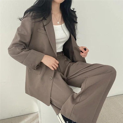 Women's Suit - Oversized Blazer & High-Waisted Trousers - Tailored Fit - Smart Casual