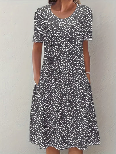 Women's Knee-Length Dress - Short Sleeve - Loose Fit - Rounded Neck - Lightweight Casual Wear
