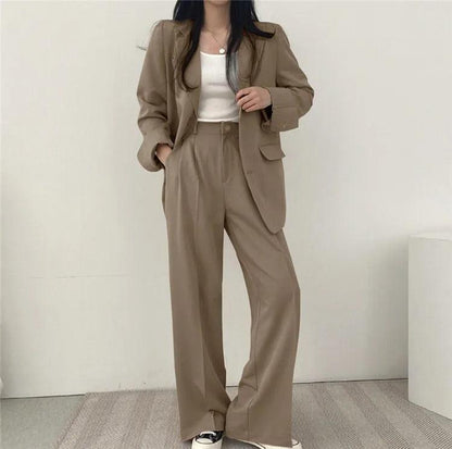 Women's Suit - Oversized Blazer & High-Waisted Trousers - Tailored Fit - Smart Casual