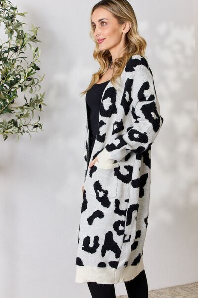 Women's long knitted cardigan with leopard print