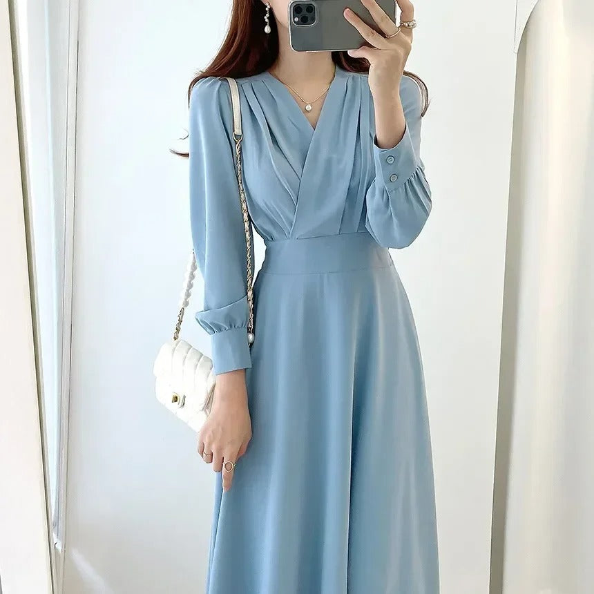 Women's Dress - V-Neck Wrap Style - Long Sleeve - Cinched Waist Flowing Skirt