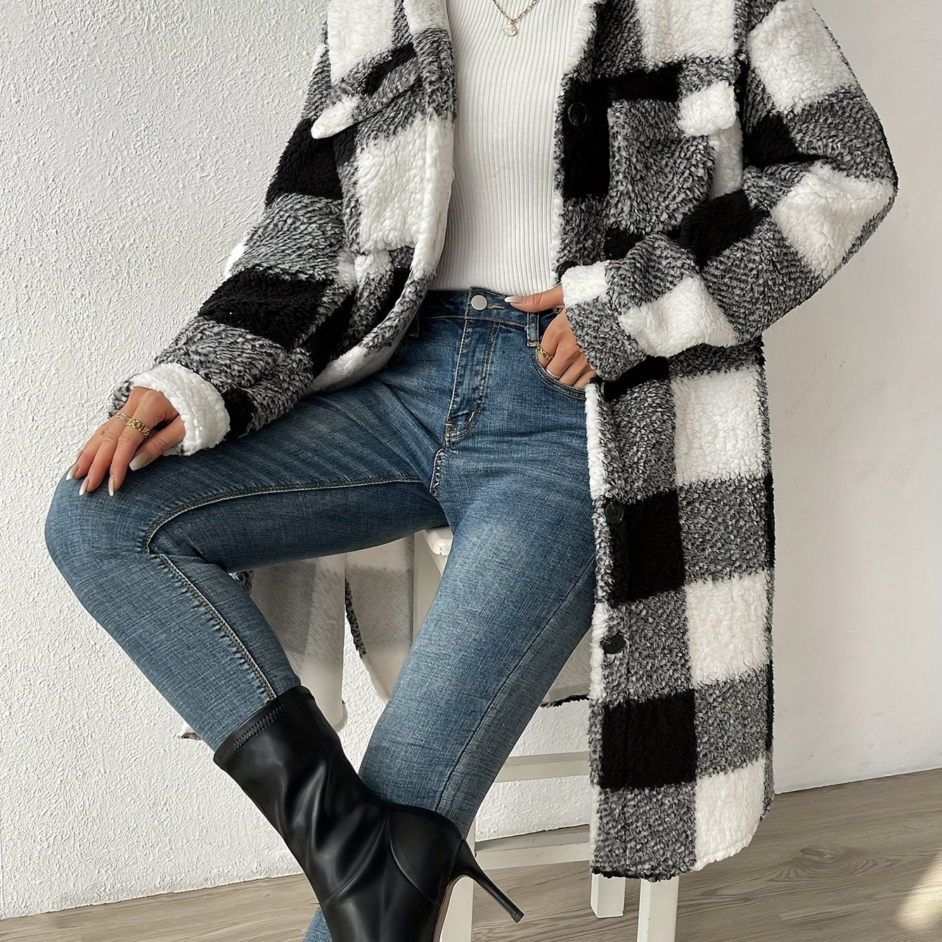 Women’s long sleeve checked coat