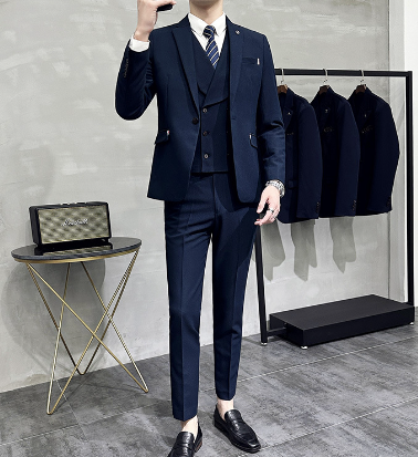 Men’s Three-Piece Suit – Tailored Fit – Wool Blend – Business Formal Wear