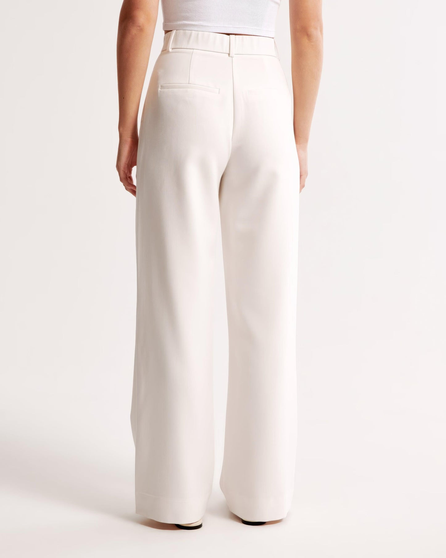 Women's Wide-Leg Trousers - High Waist - Pleated Front - Tailored Elegant Fit