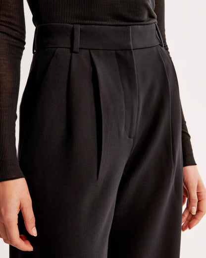 Women's Wide-Leg Trousers - High Waist - Pleated Front - Tailored Elegant Fit