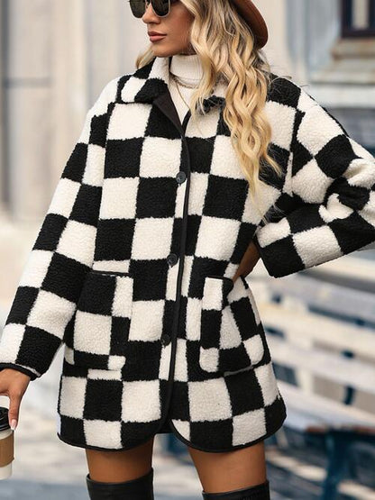 Women's fluffy checkered coat with button closure and pockets