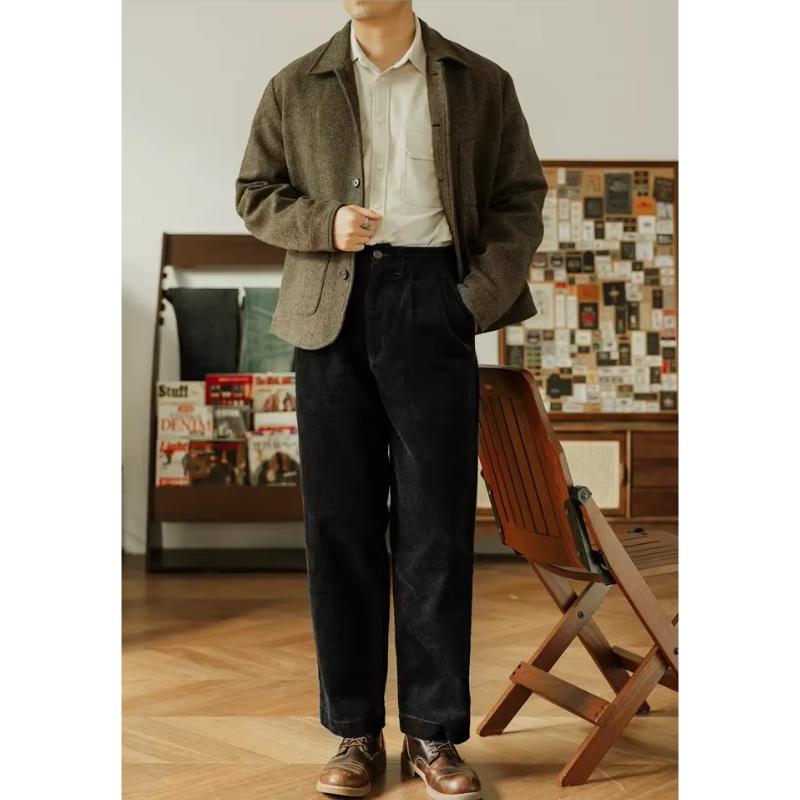 Men's corduroy pants with relaxed fit and high waist