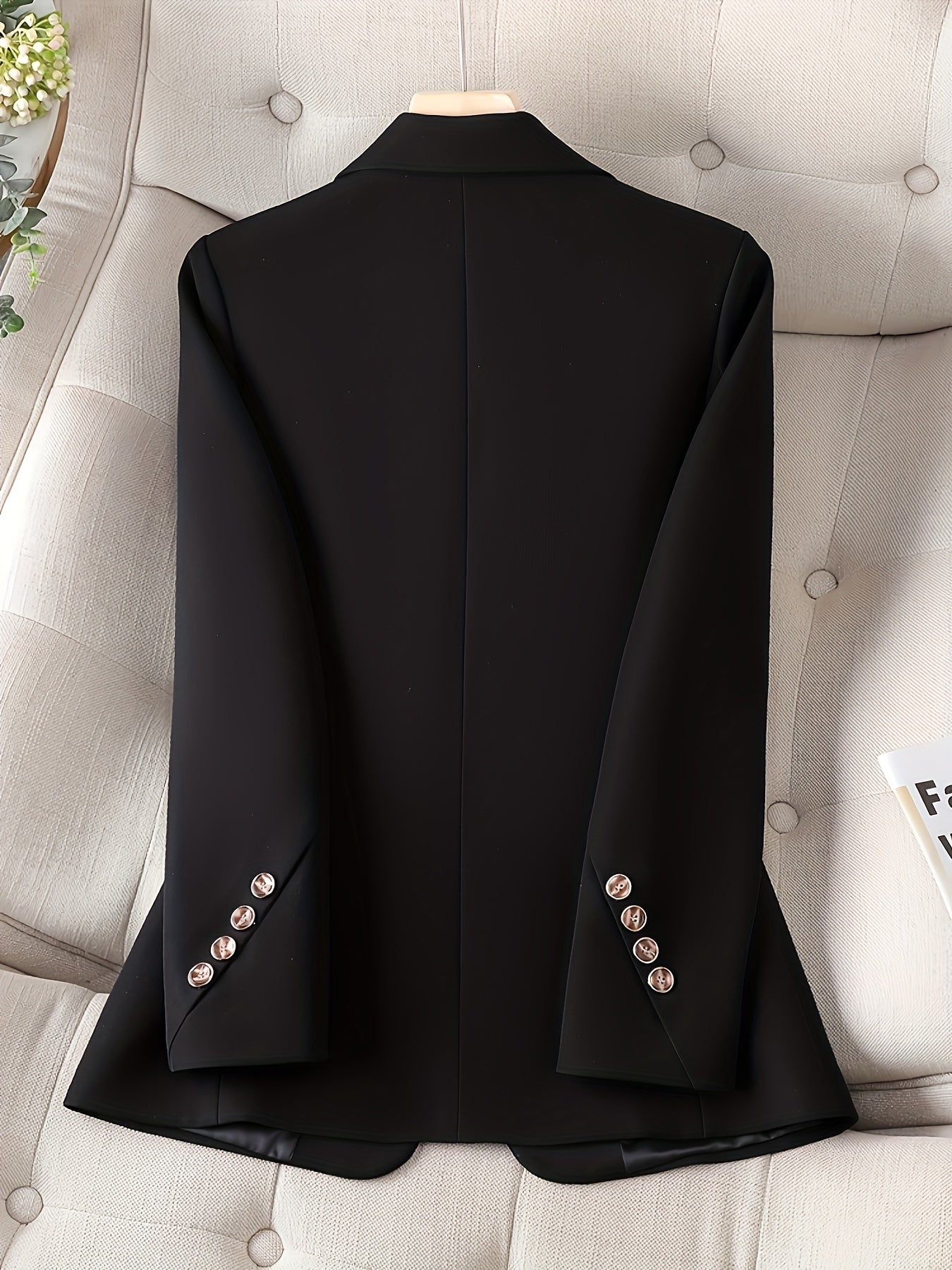 Single-breasted tailored blazer for women
