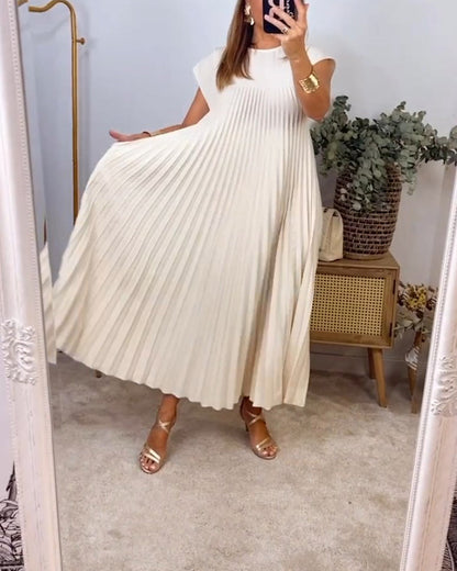 Women's Pleated Dress - Flowing Midi/Maxi Length - Round Neck - Cap Sleeves - With Pockets