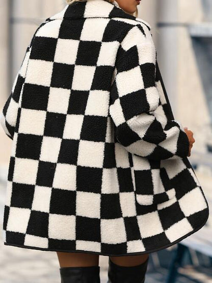 Women's fluffy checkered coat with button closure and pockets