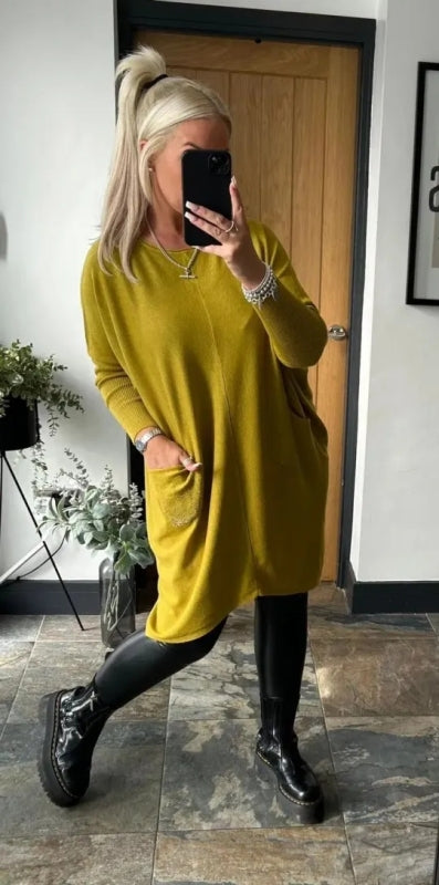 Elegant Women's Summer Dress with V-Neck – Lightweight Casual Dress
