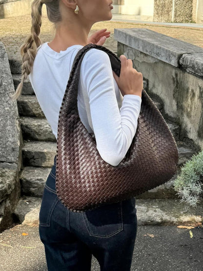 Women’s Tote Bag – Structured Silhouette – Minimalist Daily Carry