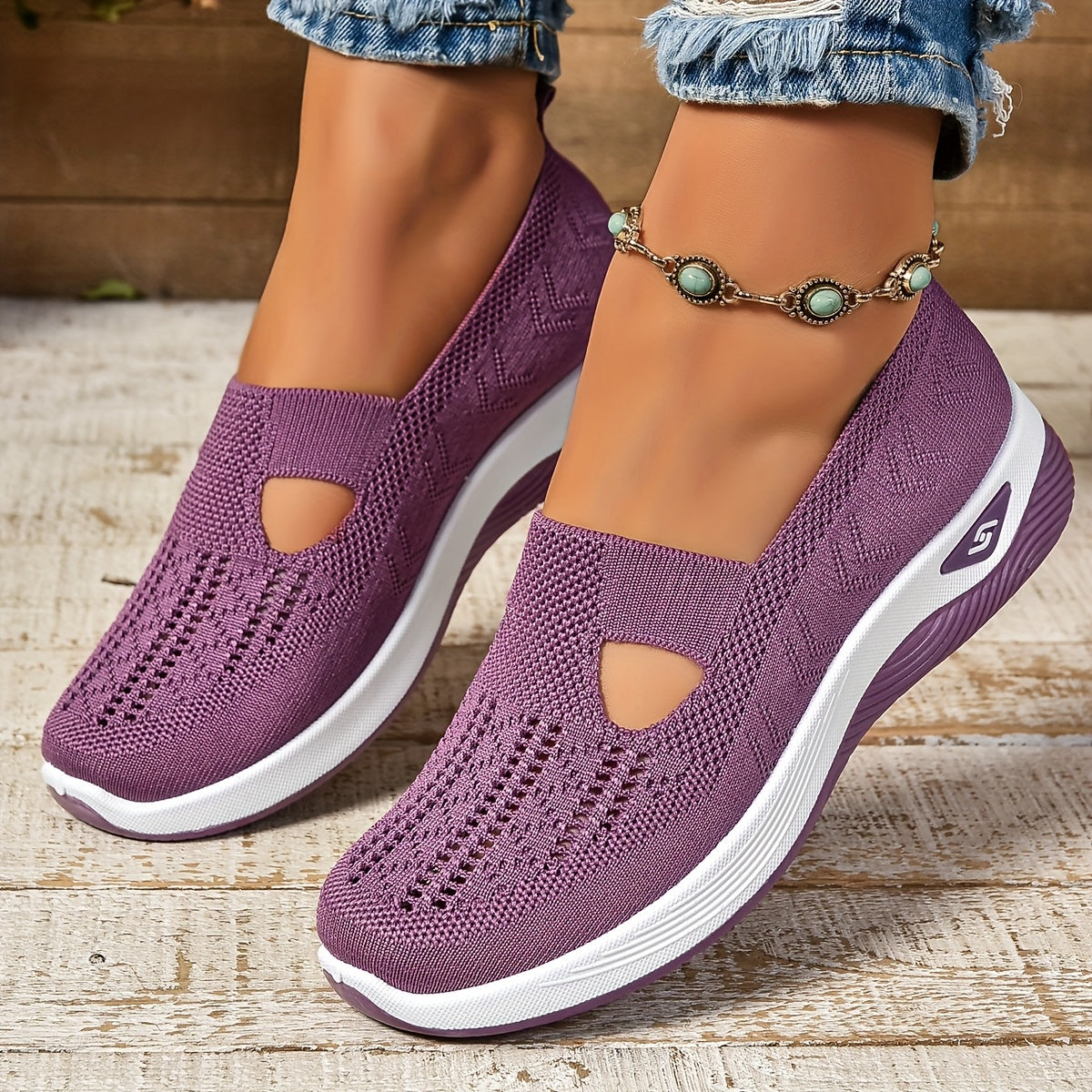 Women’s Slip-On Sneakers – Breathable Knit – Cushioned Sole – Low-Cut Casual Fit