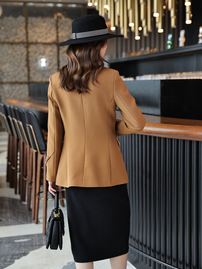 Single-breasted tailored blazer for women