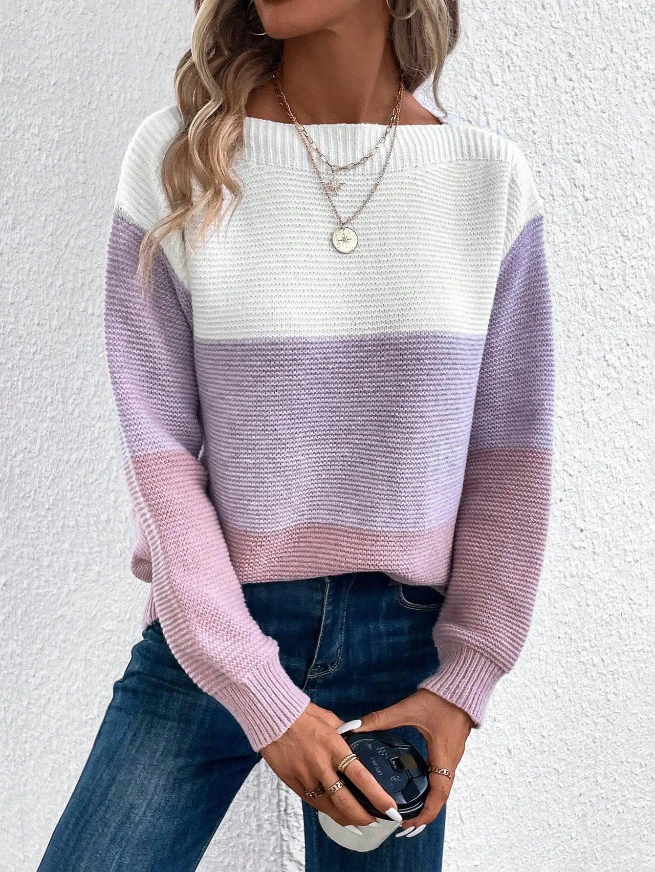 Women's long arm knit sweater with round neckline