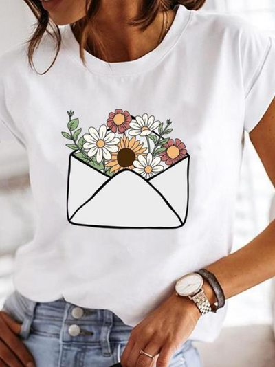 Women’s T-Shirt – Relaxed Fit – Soft Knit – Crew Neck – Heart Graphic Print