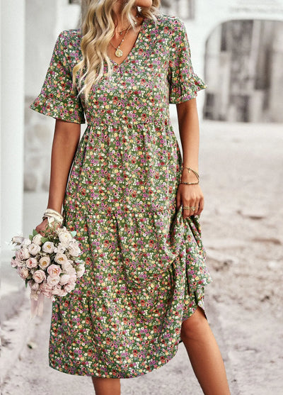 Floral Print Dress with Short Sleeves and V-Neck in Lightweight Fabric