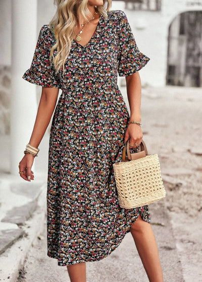 Floral Print Dress with Short Sleeves and V-Neck in Lightweight Fabric