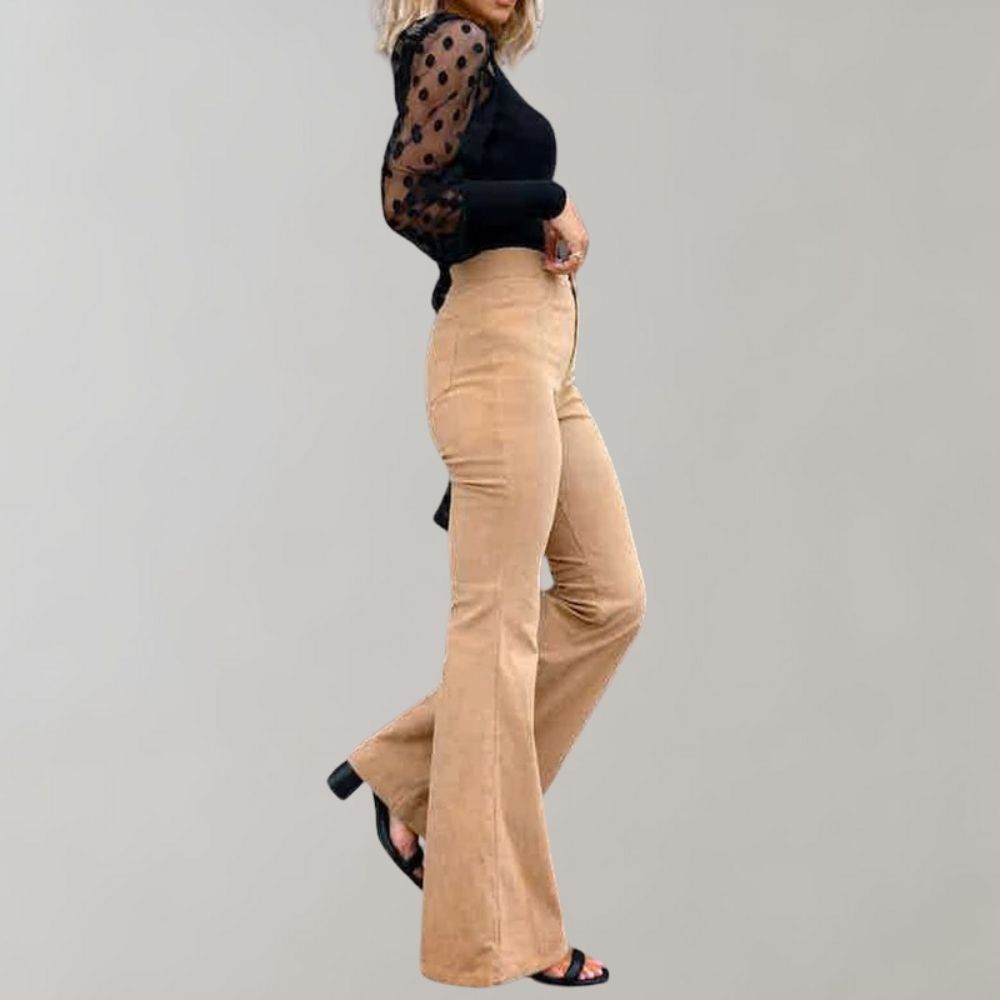 Noemi - geribbelde slim fit uitlopende broek