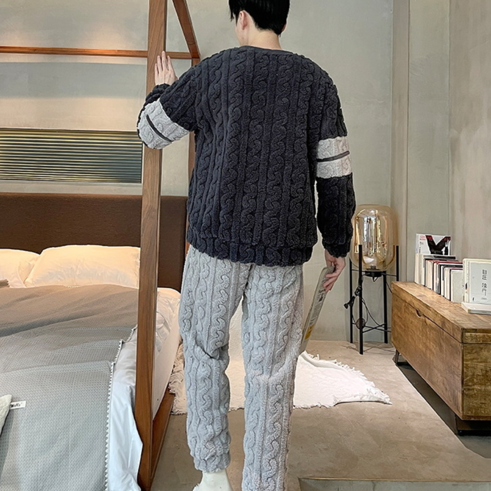 Men's comfortable winter pajama set