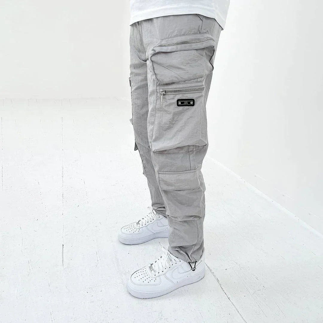 Trendy beltless cargo pants for men