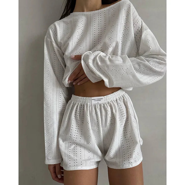 Stylish women’s loose pullover tops and shorts set