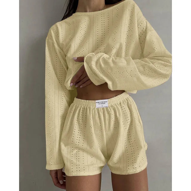 Stylish women’s loose pullover tops and shorts set