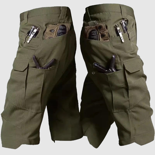 Men's wilderness camouflage shorts with pockets