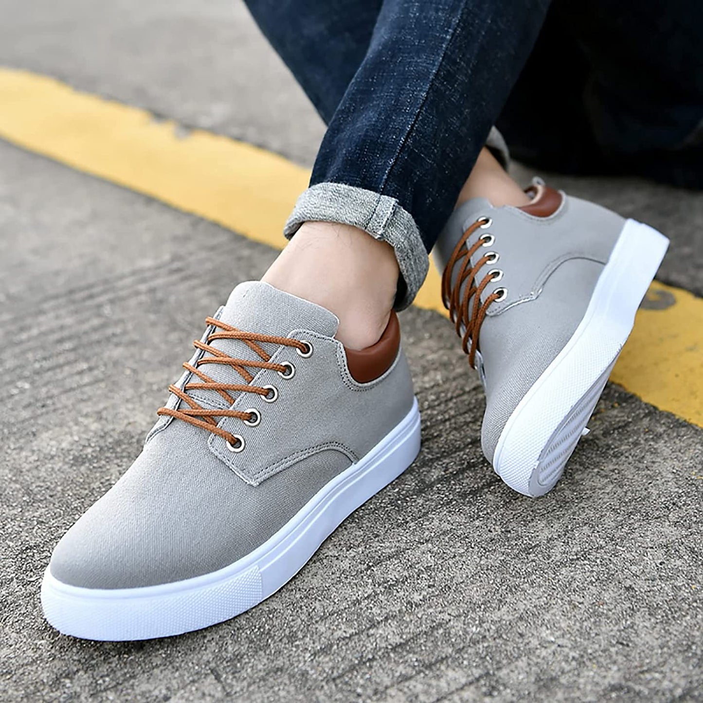 Men’s Low-Top Sneakers – Breathable Blend – Lace-Up Fit – Cushioned Rubber Sole
