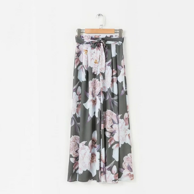 Women’s Maxi Skirt - Floral Print - High Waist - Flowy & Elegant - Pleated Design