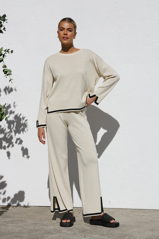 Women’s Lounge Set – Soft Knit – Relaxed Fit – Long Sleeve Top & Straight Leg Pants