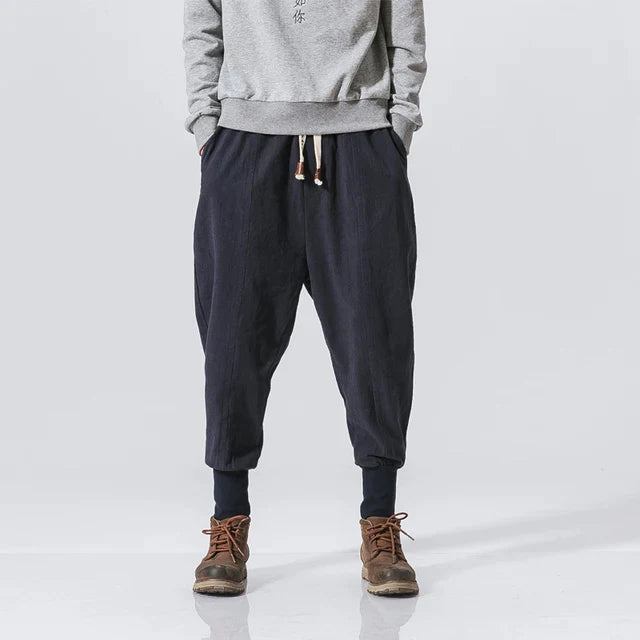 Men's loose-fit streetwear pants with elastic waistband