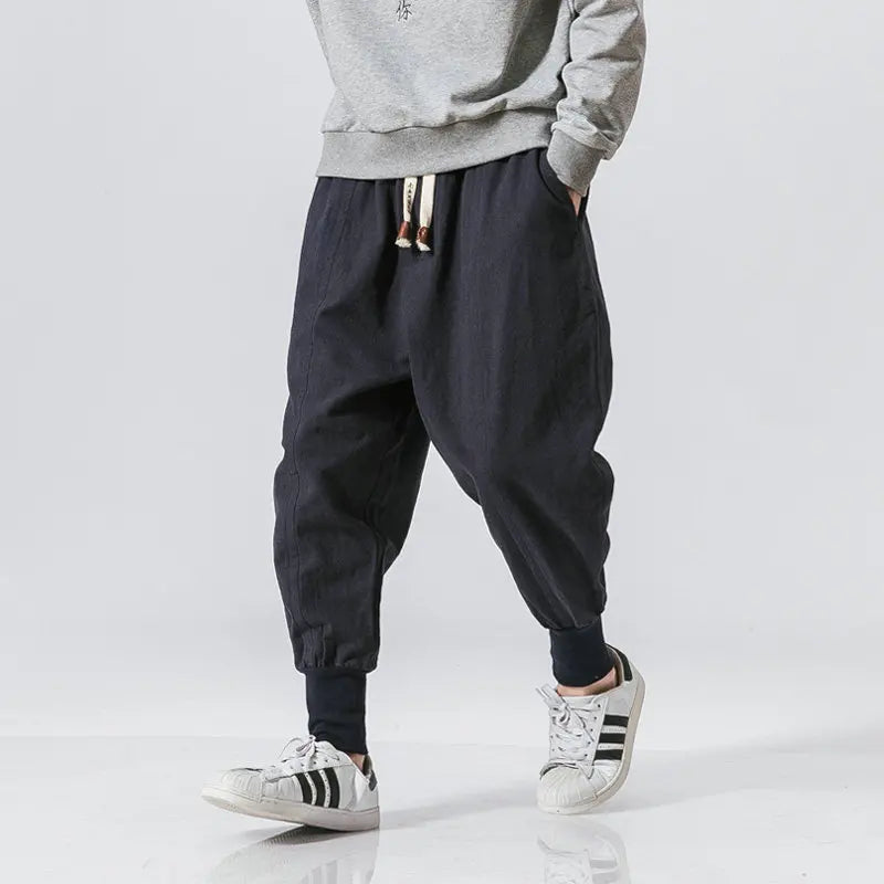 Men's loose-fit streetwear pants with elastic waistband