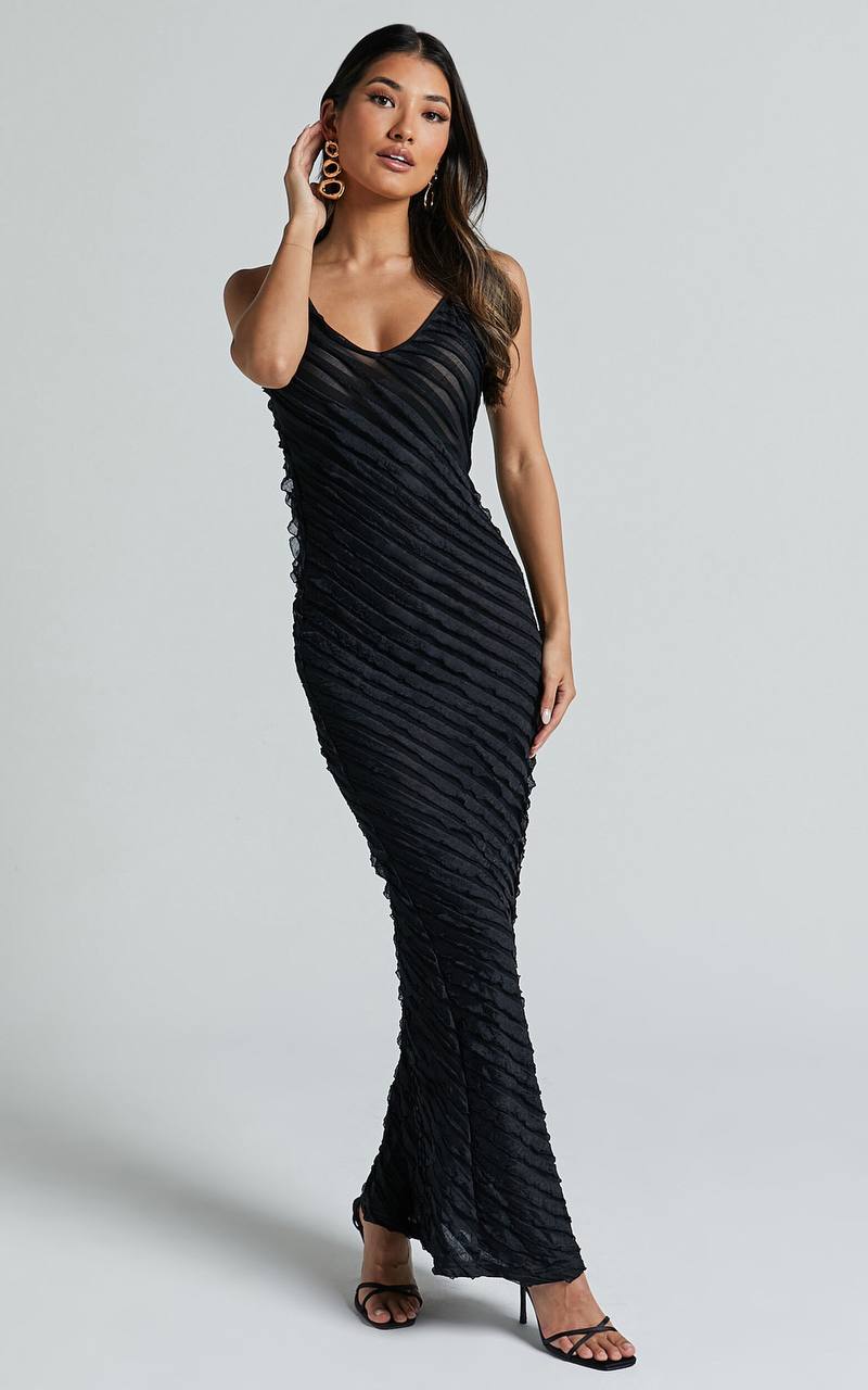 Women’s Maxi Dress – Slim Fit – Textured Fabric – V-Neck – Strappy Evening Wear