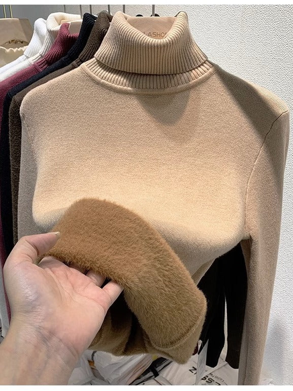 Women's turtleneck sweater with velvet lining