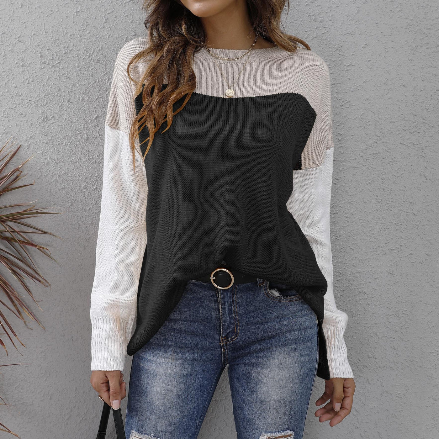 Women's Knit Sweater - Relaxed Fit - Long Sleeve - Round Neck - Colour Block Design