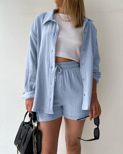 Women’s Two-Piece Set – Crinkled Shirt with Classic Collar – High-Waisted Drawstring Shorts