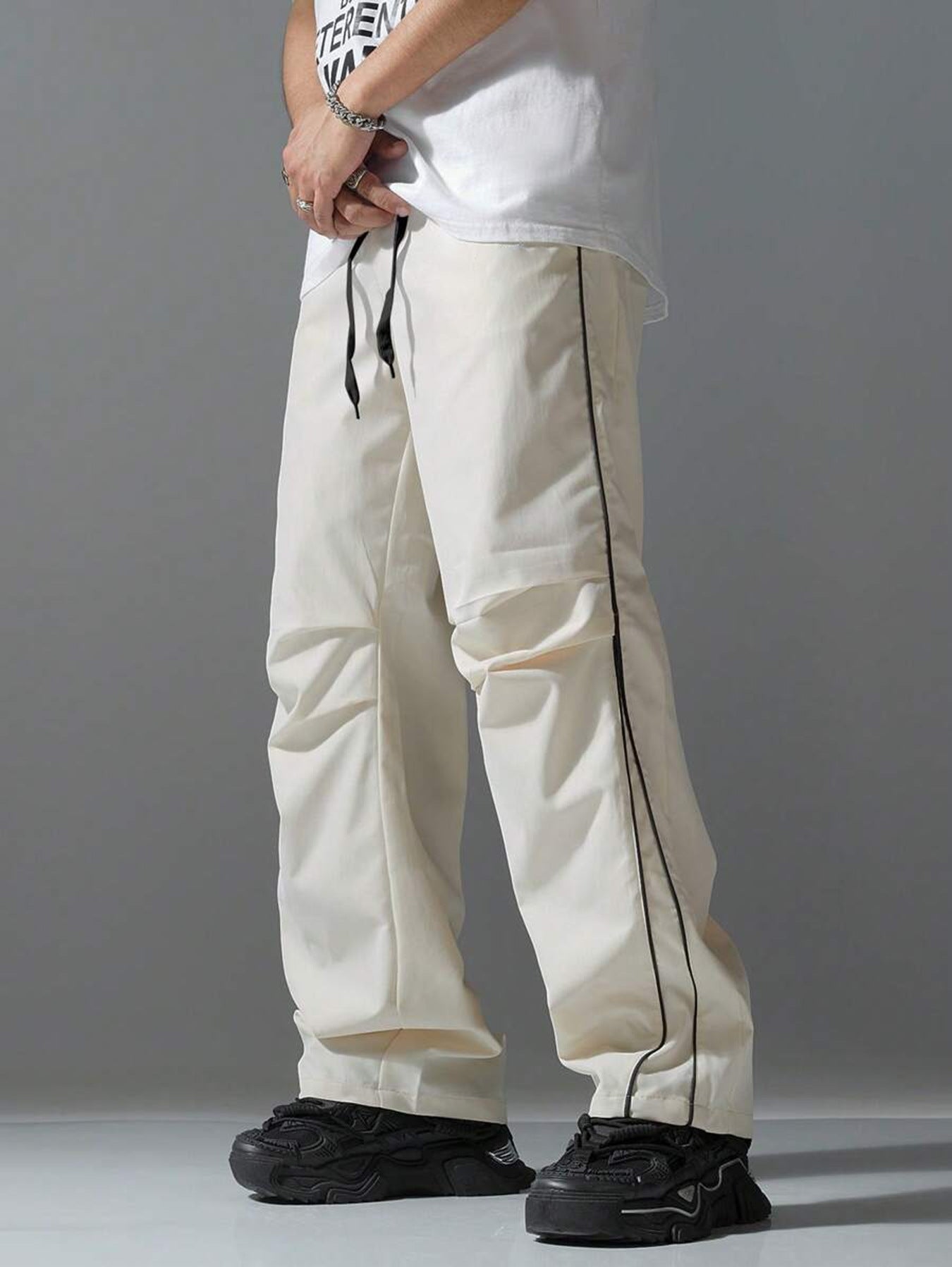 Men’s Cargo Pants – Relaxed Fit – Drawstring Waist – Side Pockets – Streetwear Style
