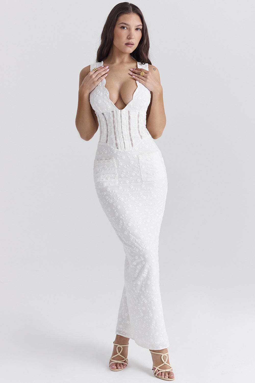 Women’s Lace Dress – Fitted High Waist – Plunging Neckline – Full Length Formal Wear