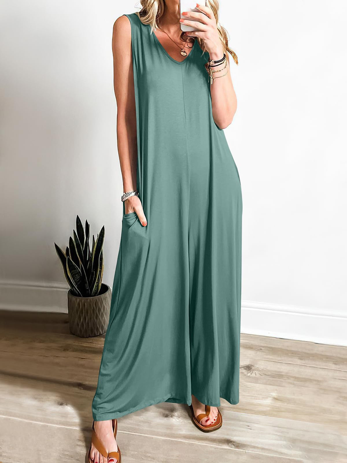 Women’s Maxi Dress – Soft Knit – Relaxed Fit – Sleeveless V-Neck with Pockets