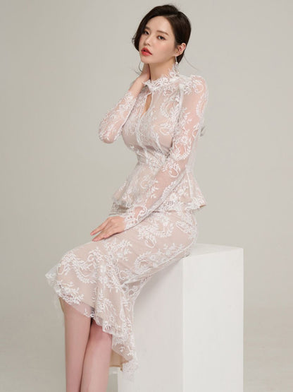 Women's Elegant Lace Dress - Long Sleeves - Vintage Floral Design