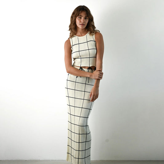 Women’s Two-Piece Knit Set – Sleeveless Crop Top – Ribbed Full-Length Skirt – Tie Waist
